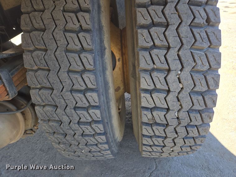 image for item EC0883 2007 Freightliner Business Class M2 water truck