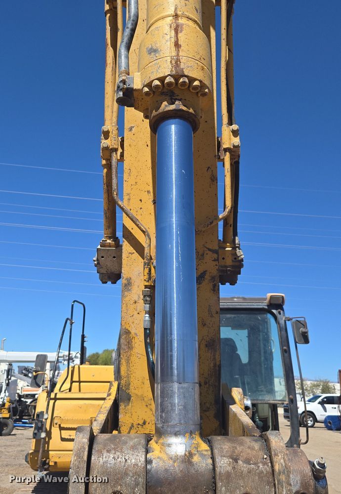 image for item EC0884 2006 Caterpillar 320C excavator