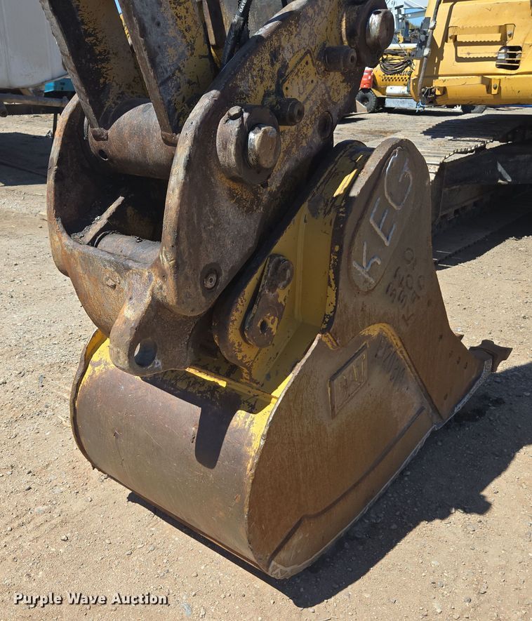 image for item EC0884 2006 Caterpillar 320C excavator