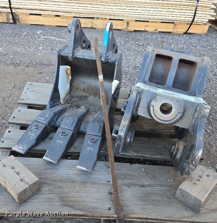 image for item EC0887 (2) Tag mini excavator attachments