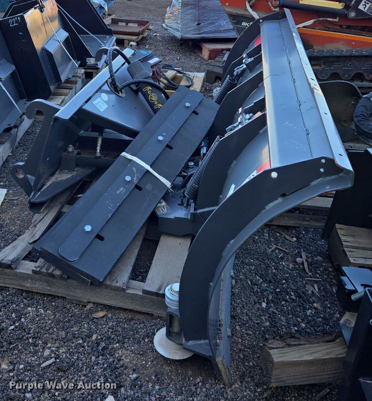 image for item EC0895 2014 Paladin LAF5796 wheel loader snow plow