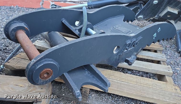 image for item EC0897 Tag mini excavator hydraulic thumb