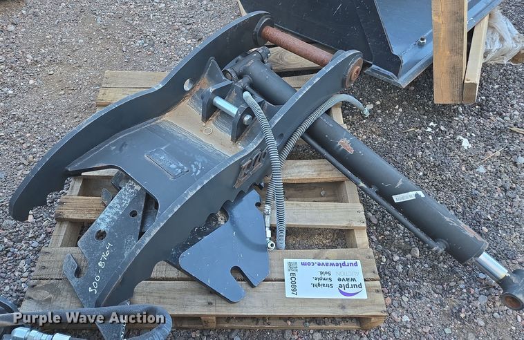 image for item EC0897 Tag mini excavator hydraulic thumb