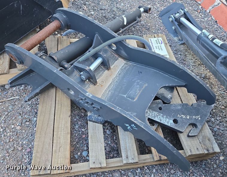 image for item EC0897 Tag mini excavator hydraulic thumb