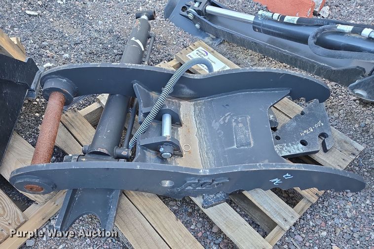 image for item EC0897 Tag mini excavator hydraulic thumb