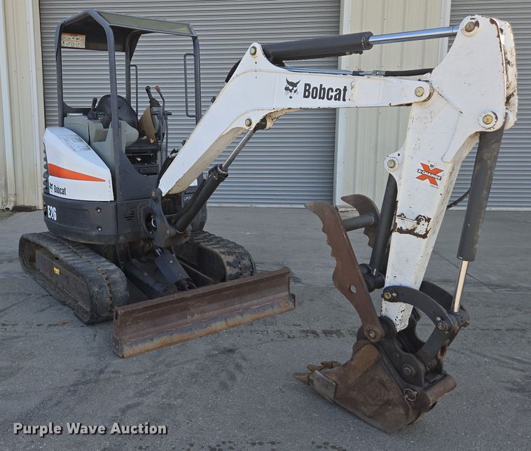 image for item EC0898 2015 Bobcat E26 mini excavator