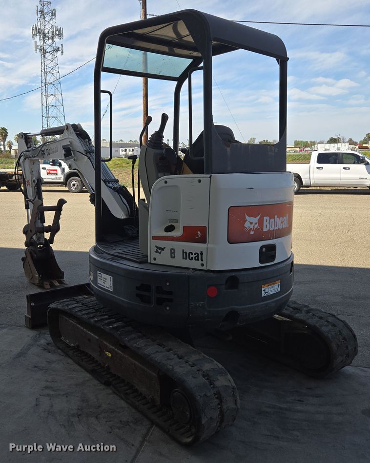 image for item EC0898 2015 Bobcat E26 mini excavator