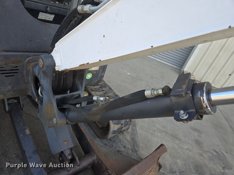 image for item EC0898 2015 Bobcat E26 mini excavator