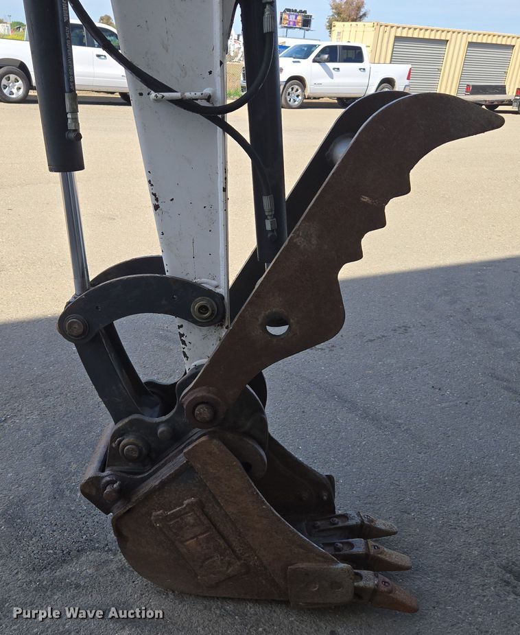 image for item EC0898 2015 Bobcat E26 mini excavator