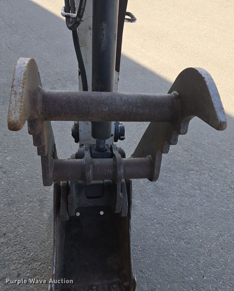 image for item EC0898 2015 Bobcat E26 mini excavator