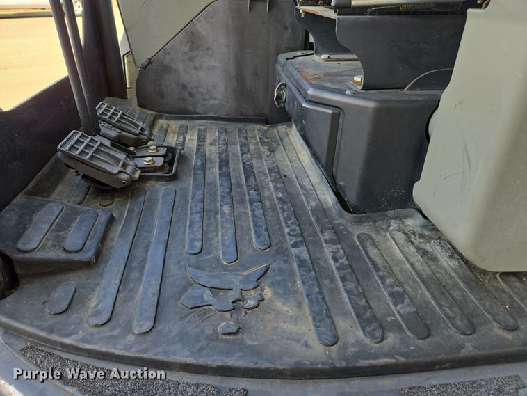 image for item EC0898 2015 Bobcat E26 mini excavator