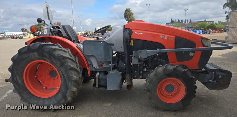 image for item EC0899 2018 Kubota M5N-111 MFWD tractor