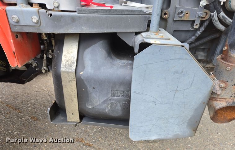 image for item EC0899 2018 Kubota M5N-111 MFWD tractor