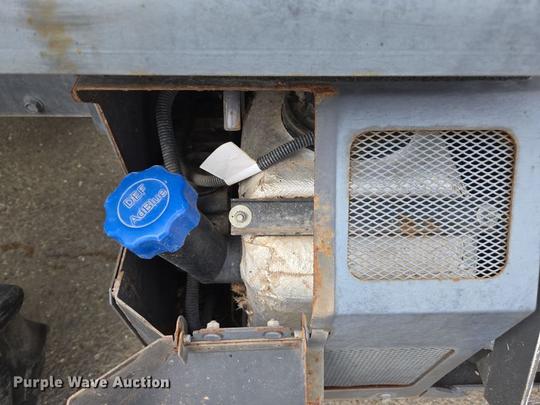 image for item EC0899 2018 Kubota M5N-111 MFWD tractor