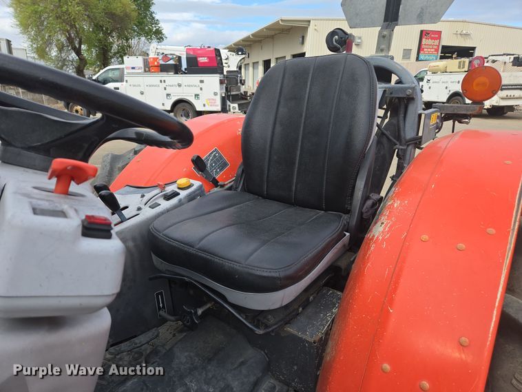 image for item EC0899 2018 Kubota M5N-111 MFWD tractor