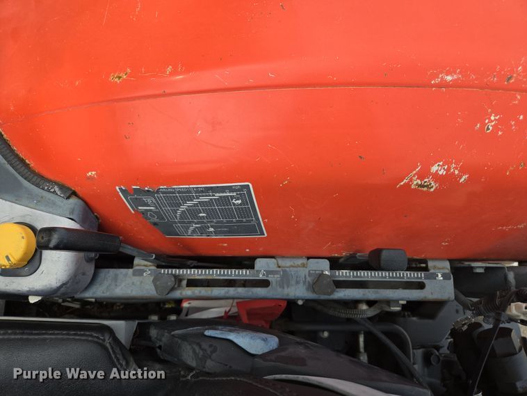 image for item EC0899 2018 Kubota M5N-111 MFWD tractor