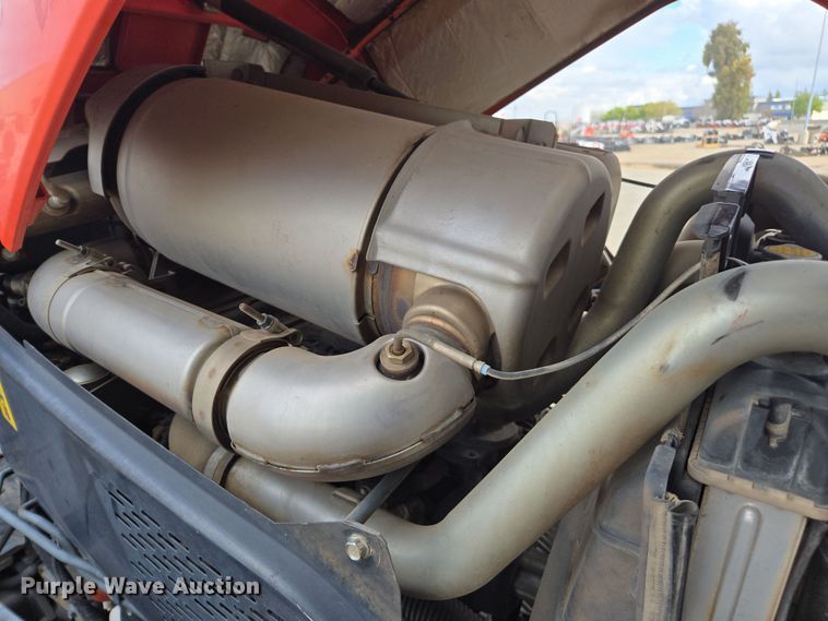 image for item EC0899 2018 Kubota M5N-111 MFWD tractor