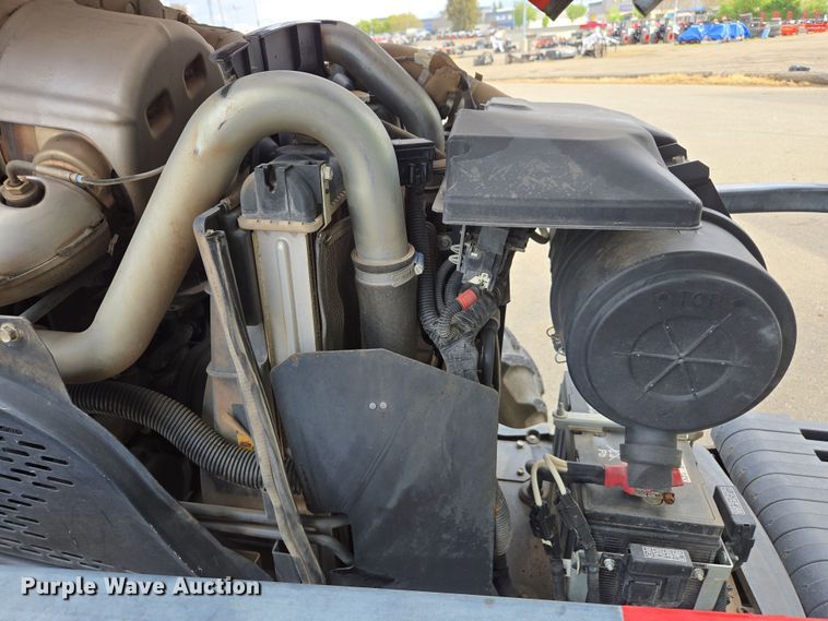 image for item EC0899 2018 Kubota M5N-111 MFWD tractor