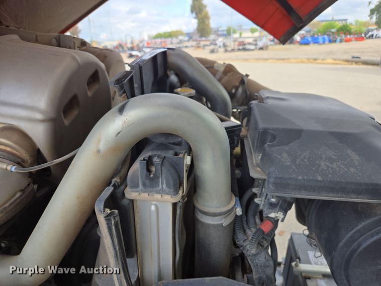 image for item EC0899 2018 Kubota M5N-111 MFWD tractor