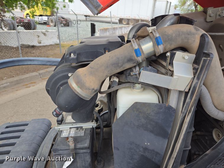 image for item EC0899 2018 Kubota M5N-111 MFWD tractor