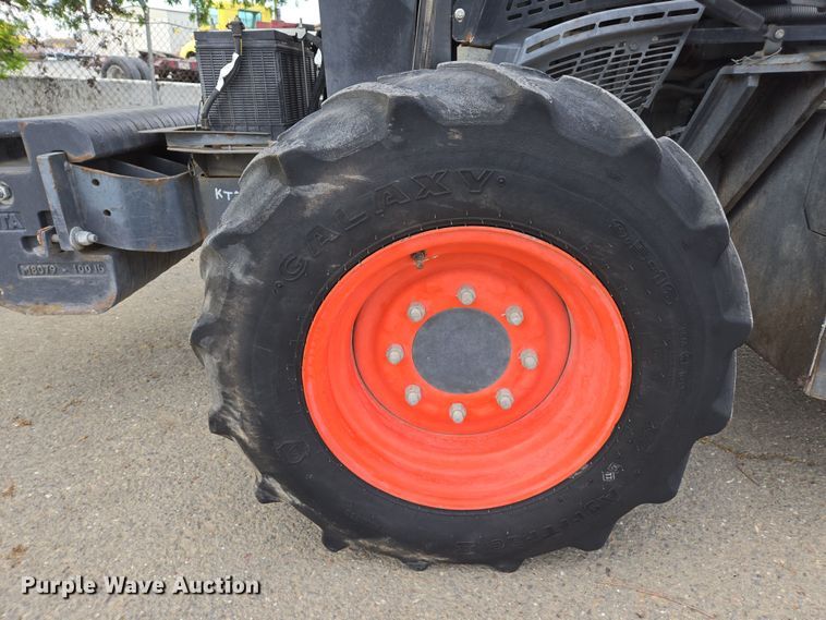 image for item EC0899 2018 Kubota M5N-111 MFWD tractor