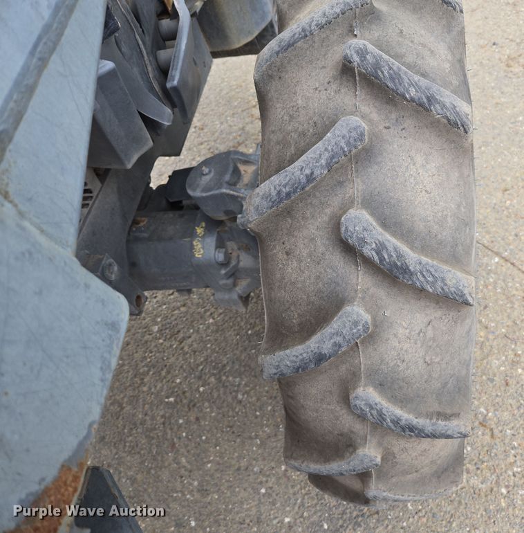 image for item EC0899 2018 Kubota M5N-111 MFWD tractor