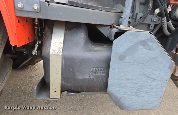 image for item EC0900 2018 Kubota M5N-111 MFWD tractor