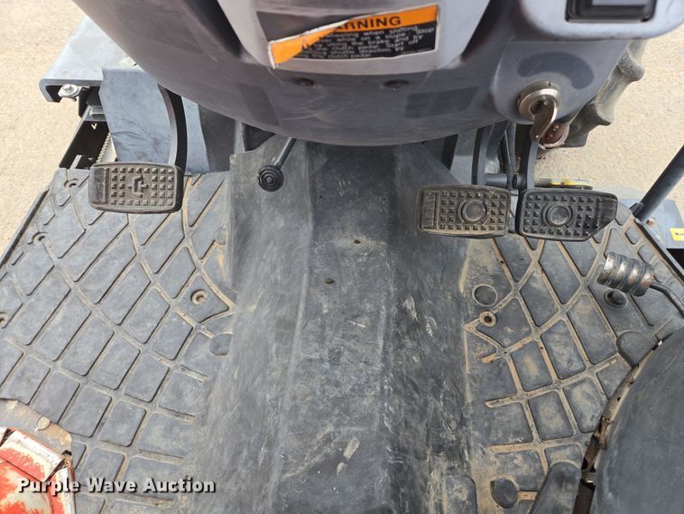 image for item EC0900 2018 Kubota M5N-111 MFWD tractor