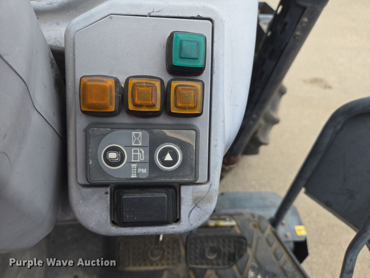 image for item EC0900 2018 Kubota M5N-111 MFWD tractor