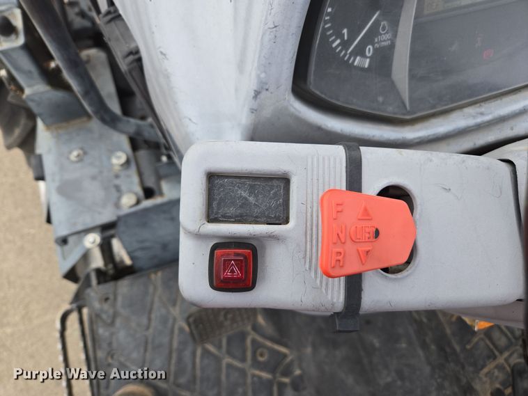 image for item EC0900 2018 Kubota M5N-111 MFWD tractor