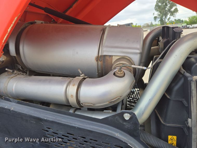 image for item EC0900 2018 Kubota M5N-111 MFWD tractor