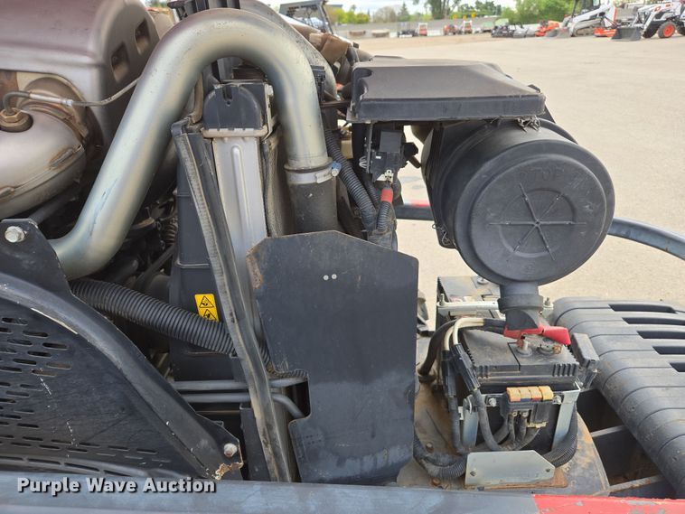 image for item EC0900 2018 Kubota M5N-111 MFWD tractor