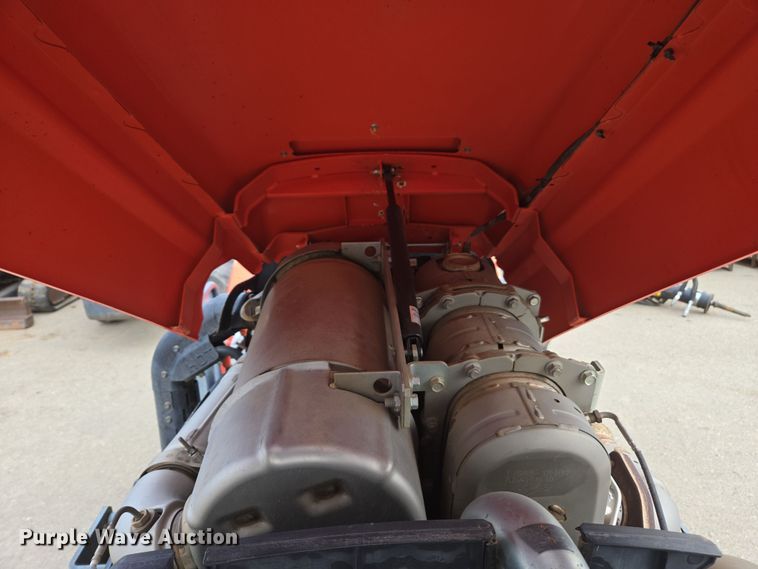 image for item EC0900 2018 Kubota M5N-111 MFWD tractor