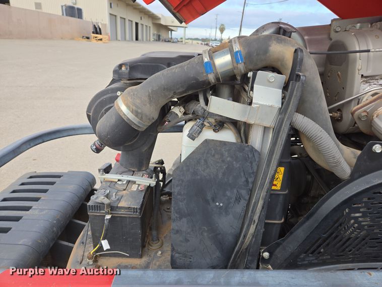 image for item EC0900 2018 Kubota M5N-111 MFWD tractor