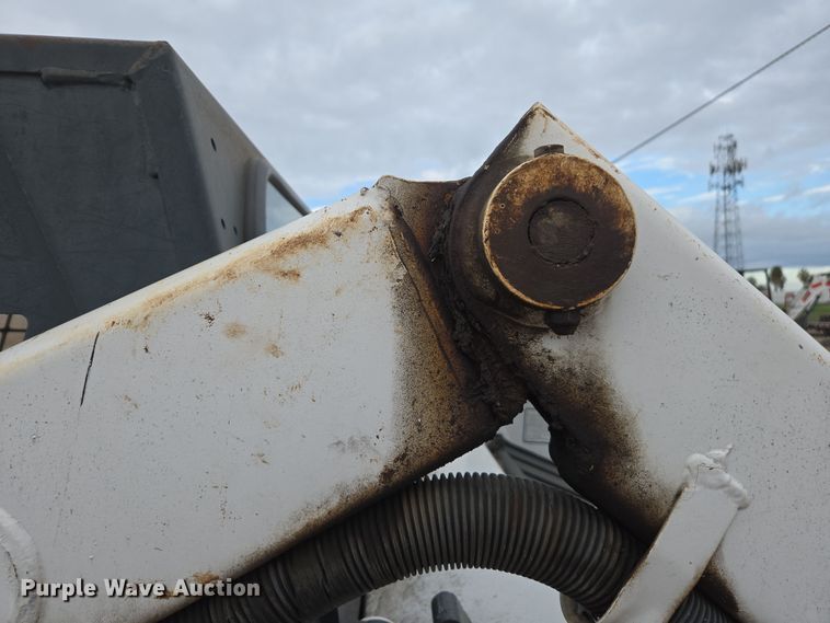 image for item EC0901 1997 Bobcat 773 skid steer loader