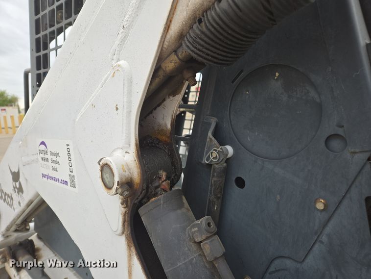 image for item EC0901 1997 Bobcat 773 skid steer loader