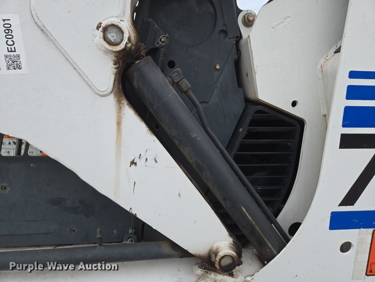 image for item EC0901 1997 Bobcat 773 skid steer loader