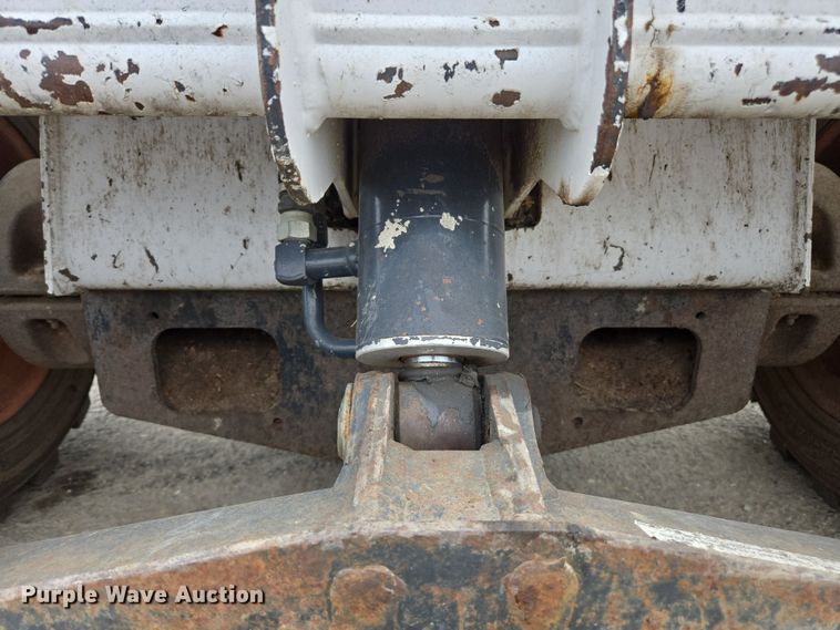 image for item EC0901 1997 Bobcat 773 skid steer loader