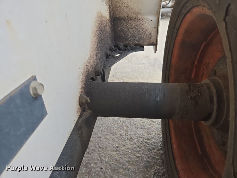 image for item EC0901 1997 Bobcat 773 skid steer loader