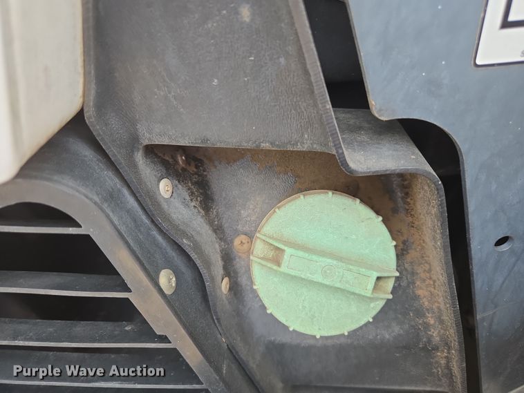 image for item EC0901 1997 Bobcat 773 skid steer loader