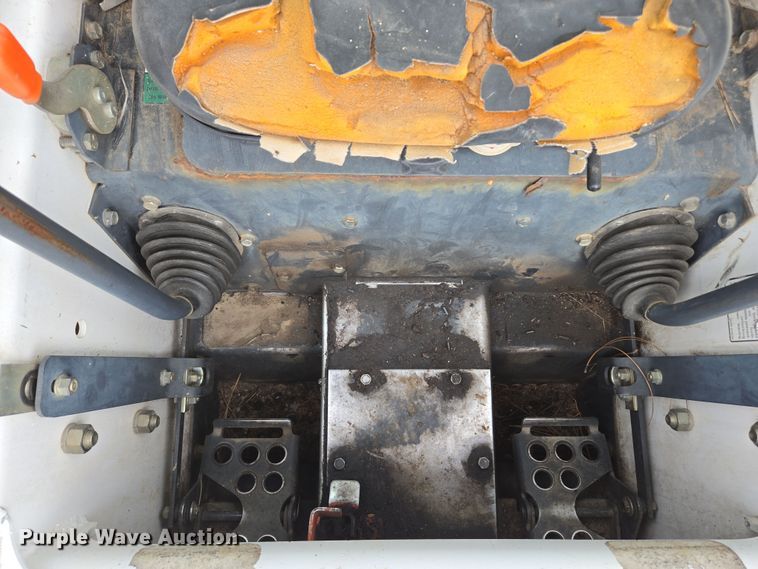 image for item EC0901 1997 Bobcat 773 skid steer loader