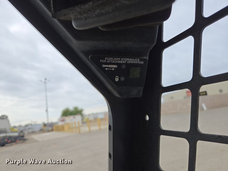 image for item EC0901 1997 Bobcat 773 skid steer loader