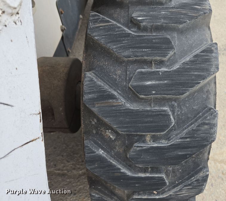 image for item EC0901 1997 Bobcat 773 skid steer loader