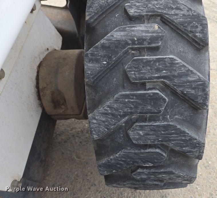 image for item EC0901 1997 Bobcat 773 skid steer loader