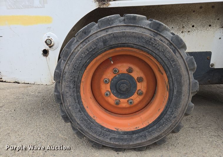 image for item EC0901 1997 Bobcat 773 skid steer loader