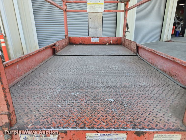 image for item EC0903 1997 Skyjack 4626 scissor lift