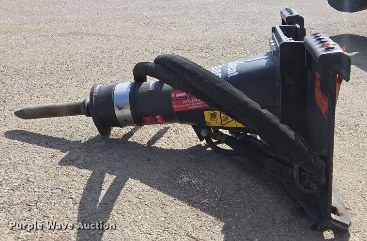 image for item EC0904 2023 Bobcat HB680 skid steer breaker