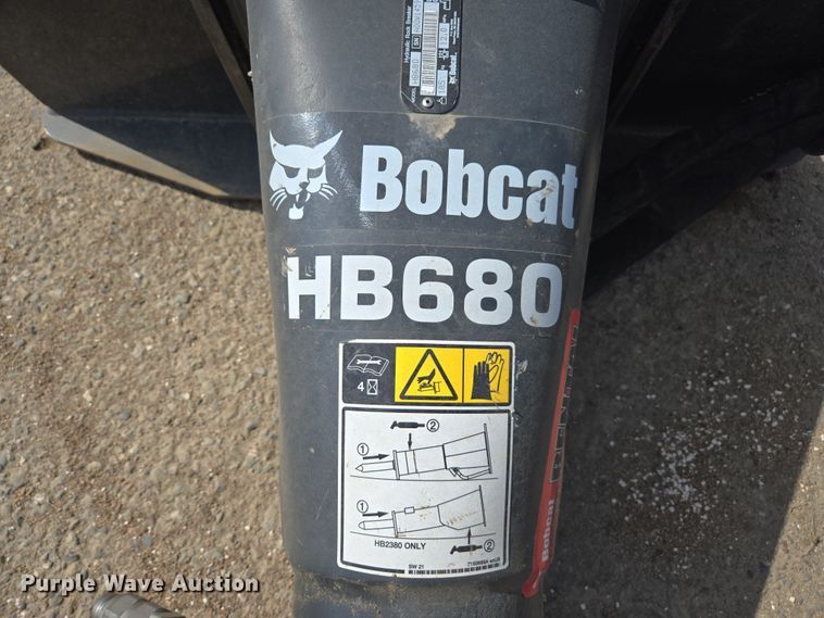 image for item EC0904 2023 Bobcat HB680 skid steer breaker