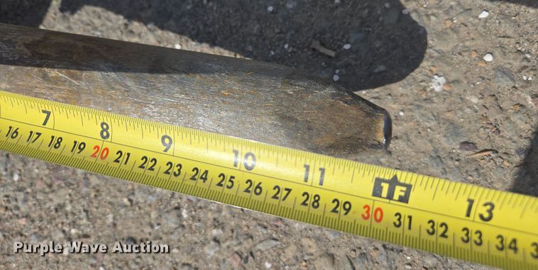 image for item EC0904 2023 Bobcat HB680 skid steer breaker