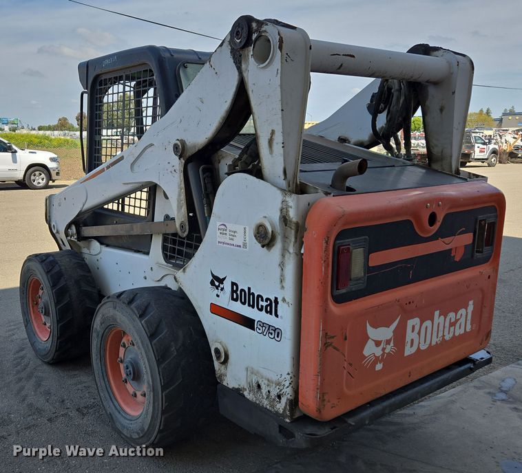 image for item EC0906 Bobcat S750 skid steer loader